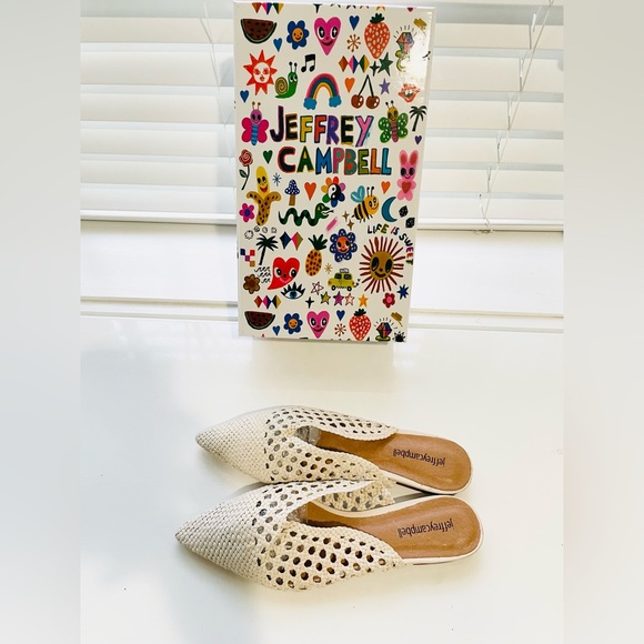 New Jeffrey Campbell Leno pointed toe flat slide mules, cream. Sz 8, Orig $135 - Picture 4 of 14